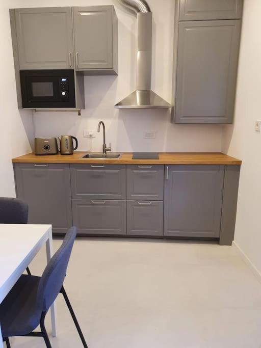 Official 4* Brand New Modern Apartment/Balcony Zagabria Esterno foto